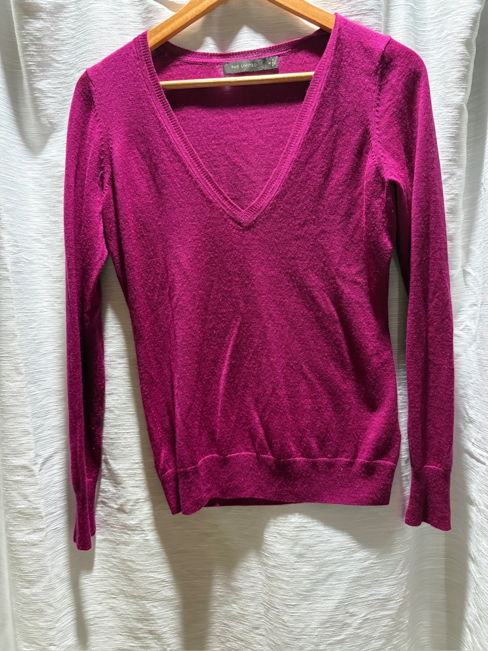 The Limited Women's V-Neck Sweater in Magenta -Medium